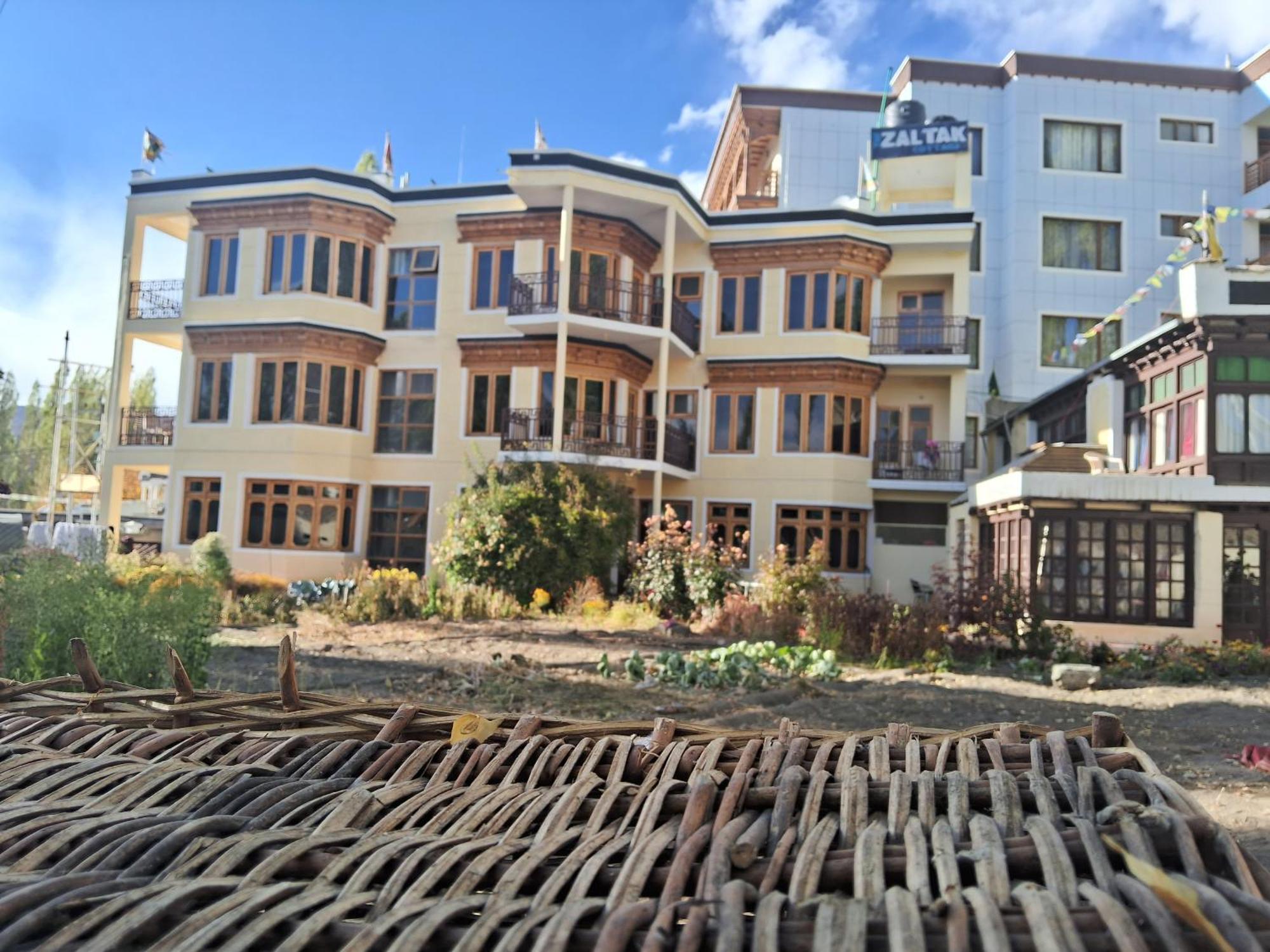 Zaltak Guest House And Hostel Leh Exterior foto