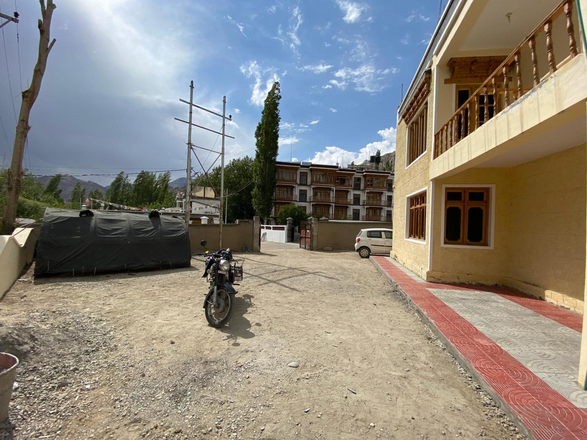 Zaltak Guest House And Hostel Leh Exterior foto